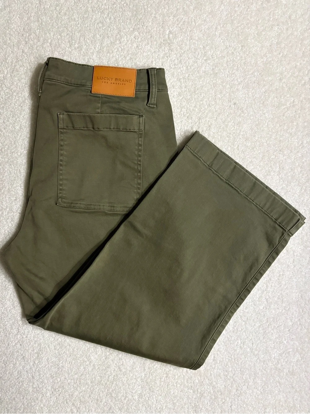 NWOT Lucky Brand Women’s Mid-Rise Crop Wide Leg Pants Size 12/31 Olive Green